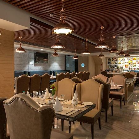 Hotel Atishay Бопал Екстериор снимка