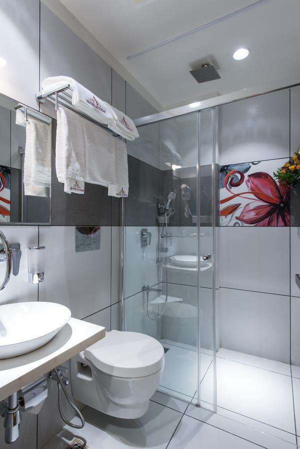 Hotel Atishay Бопал Екстериор снимка