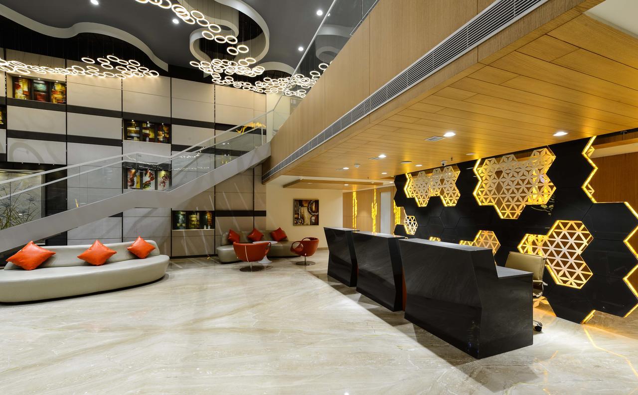 Hotel Atishay Бопал Екстериор снимка