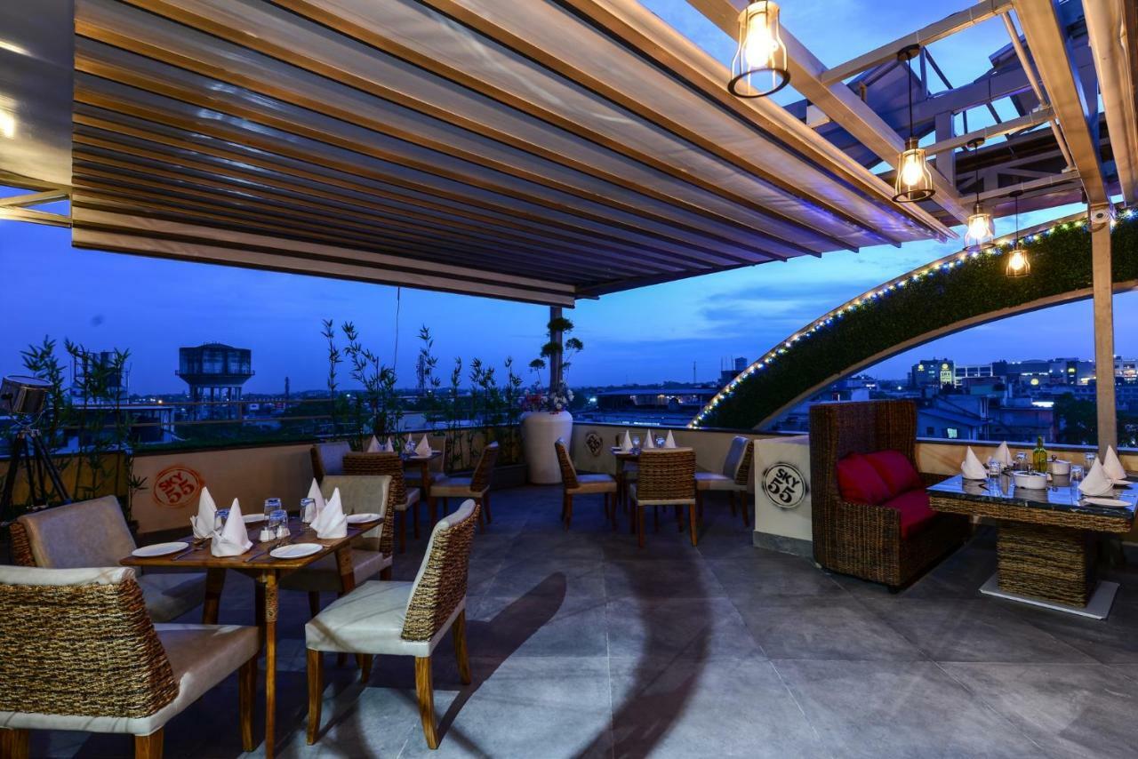 Hotel Atishay Бопал Екстериор снимка