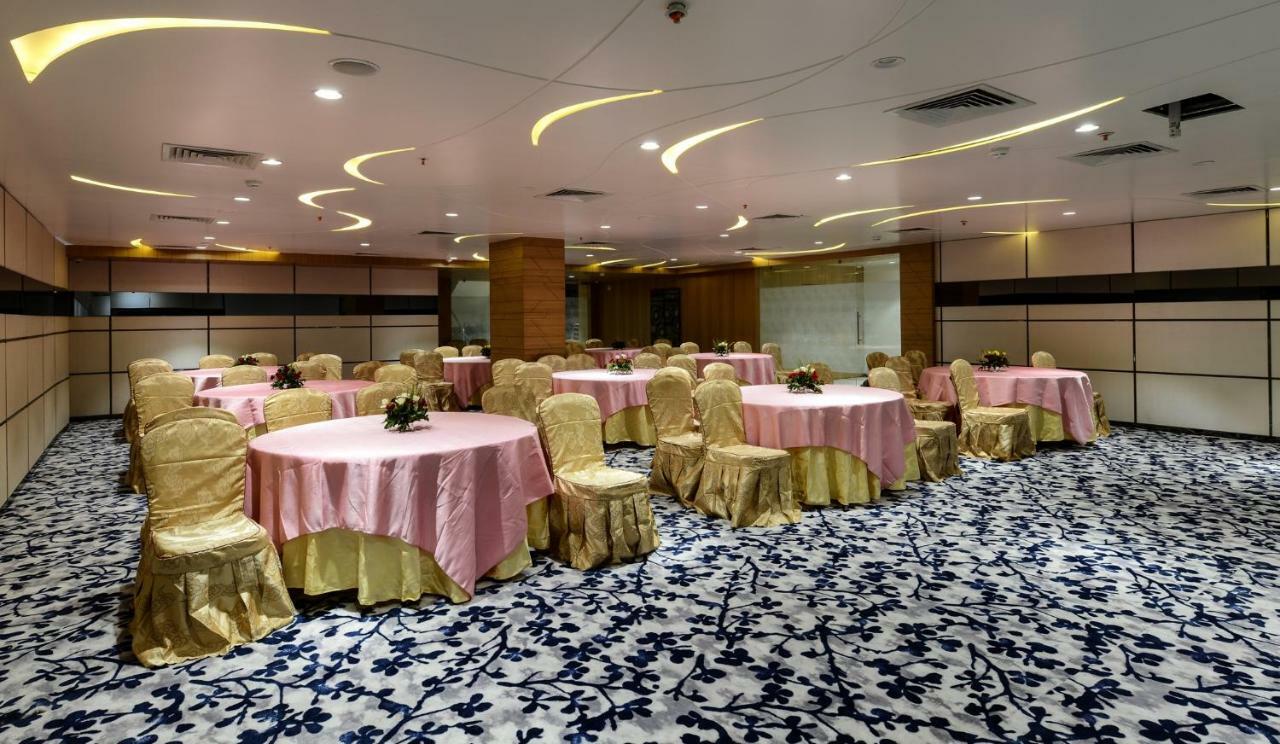 Hotel Atishay Бопал Екстериор снимка