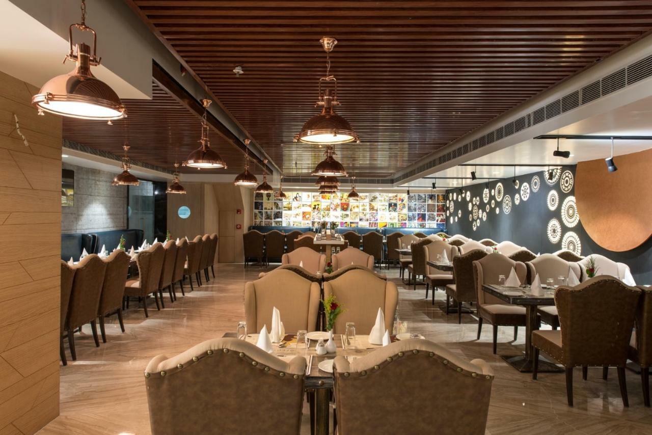 Hotel Atishay Бопал Екстериор снимка